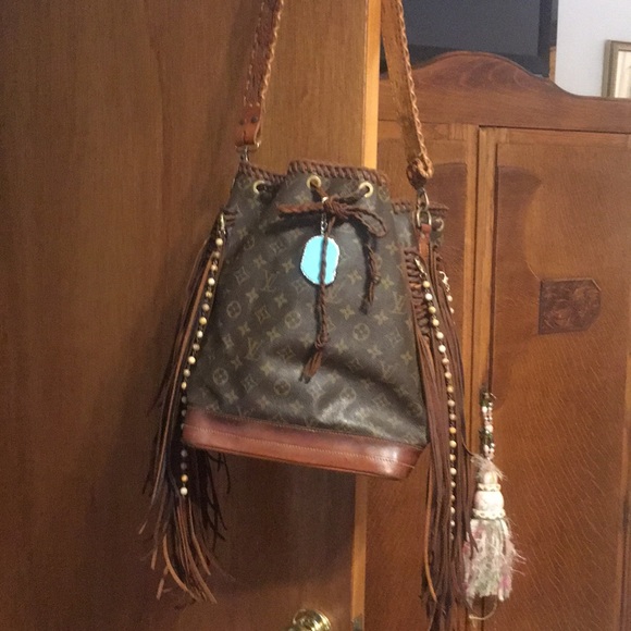 SOLD—Vintage Louis Vuitton Boho fringe Noe GM - Picture 2 of 16
